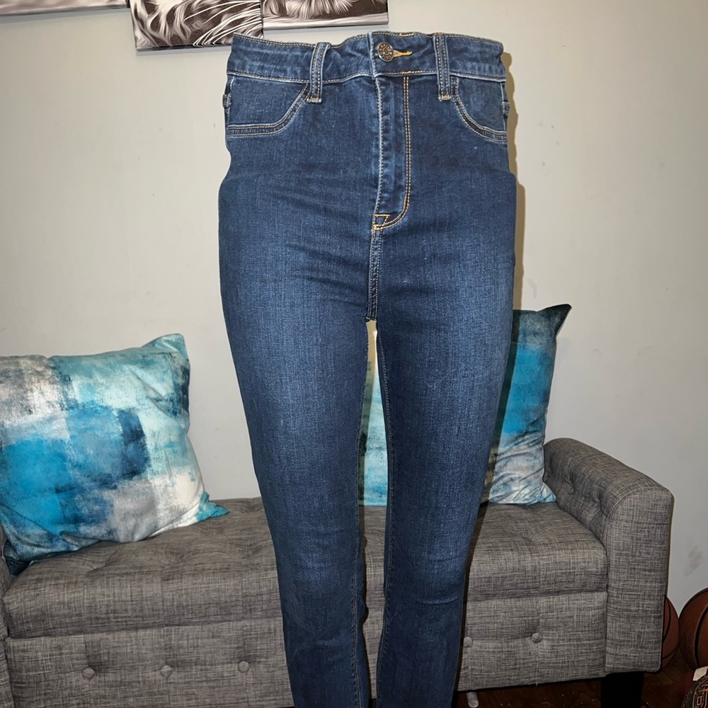 High waisted jeans